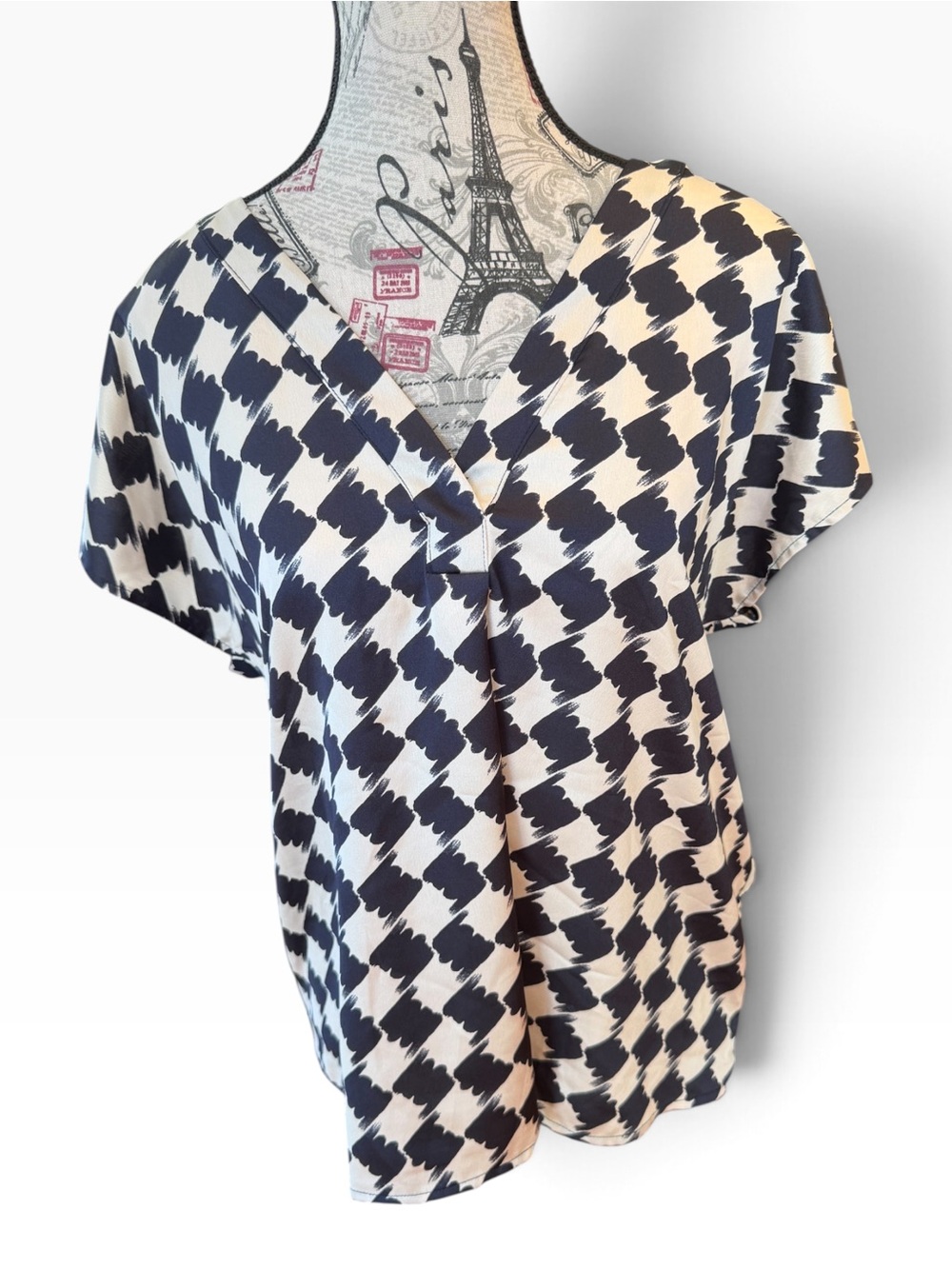 Ann Taylor Navy and White Graphic V-Neck Blouse